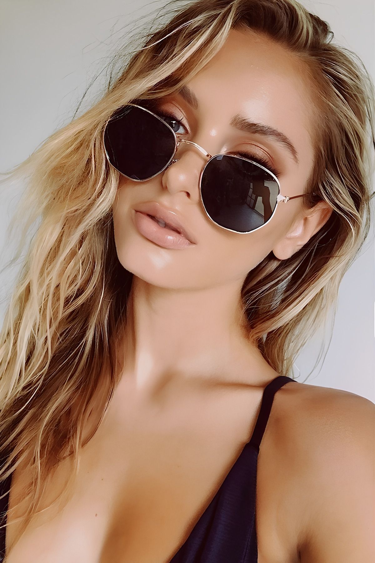 عینک آفتابی پنتاگون با فریم فلزی نقره ای