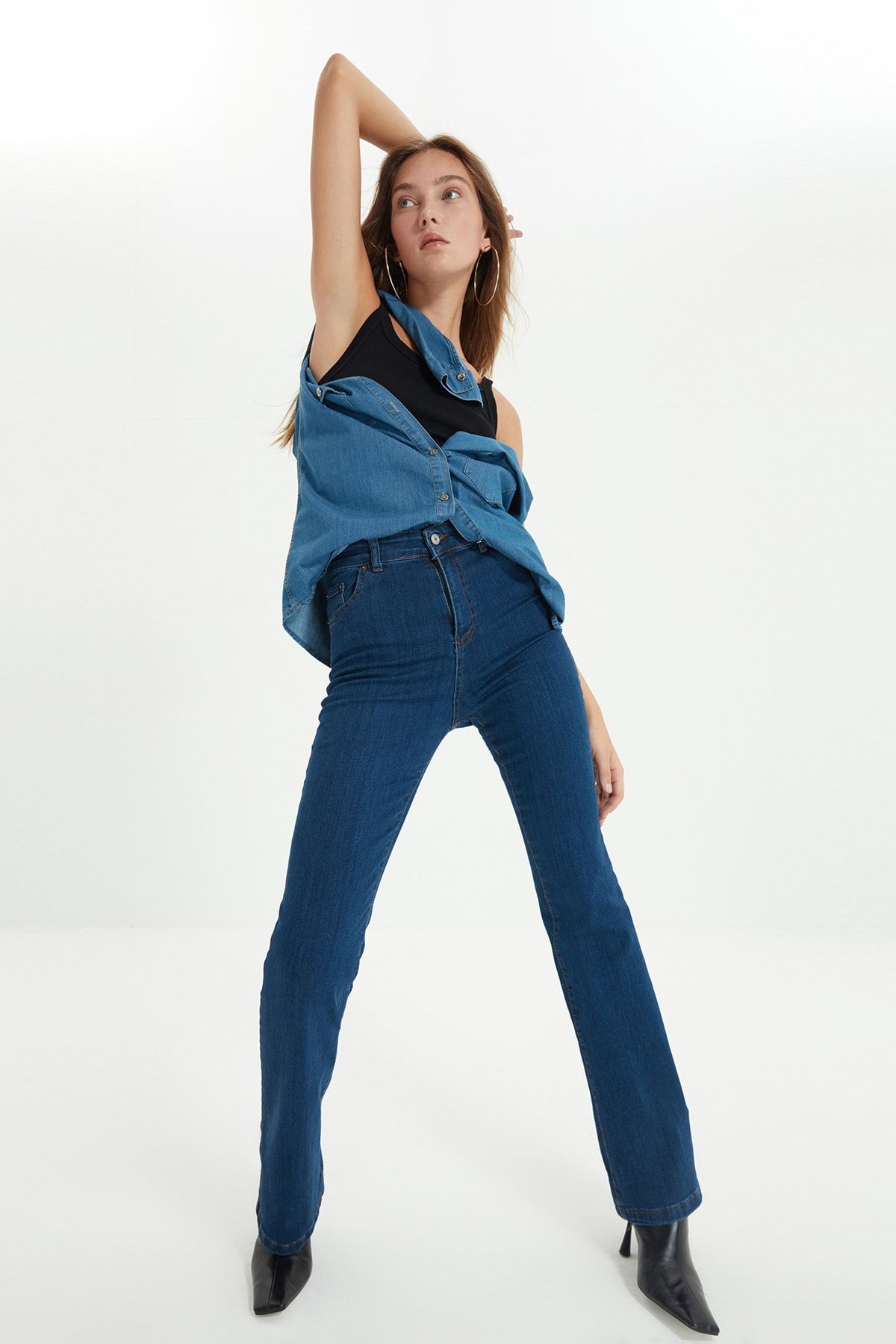 TRENDYOLMİLLA Lacivert Yüksek Bel Flare Jeans TWOSS21JE0443