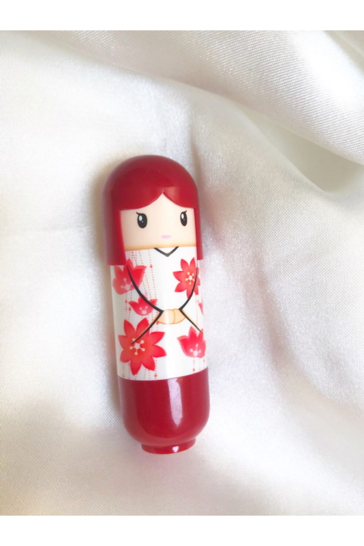AGB STORE Kore Tarzı Kimonolu Kız Lip Balm