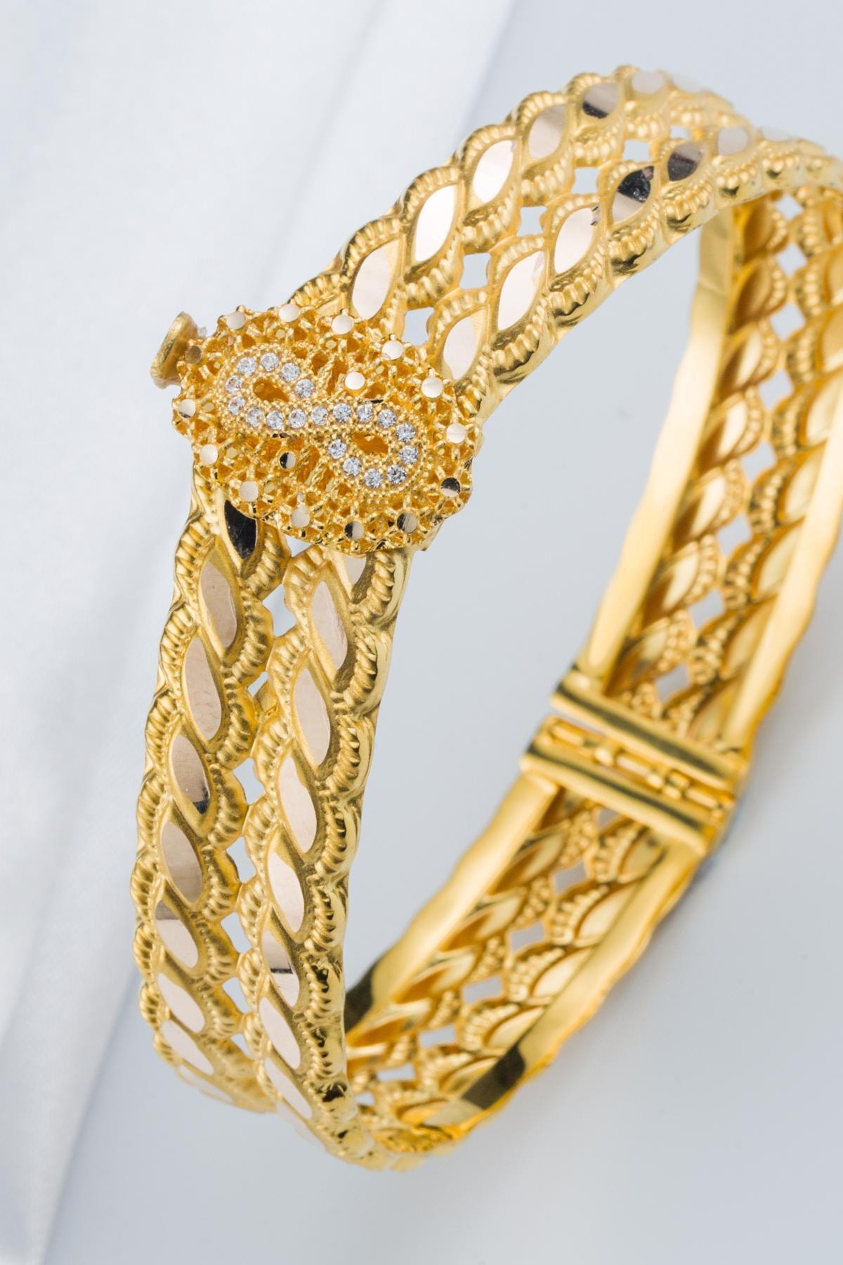 Bilezikci Sonsuzluklu Taşlı Altın Kelepçe Bilezik