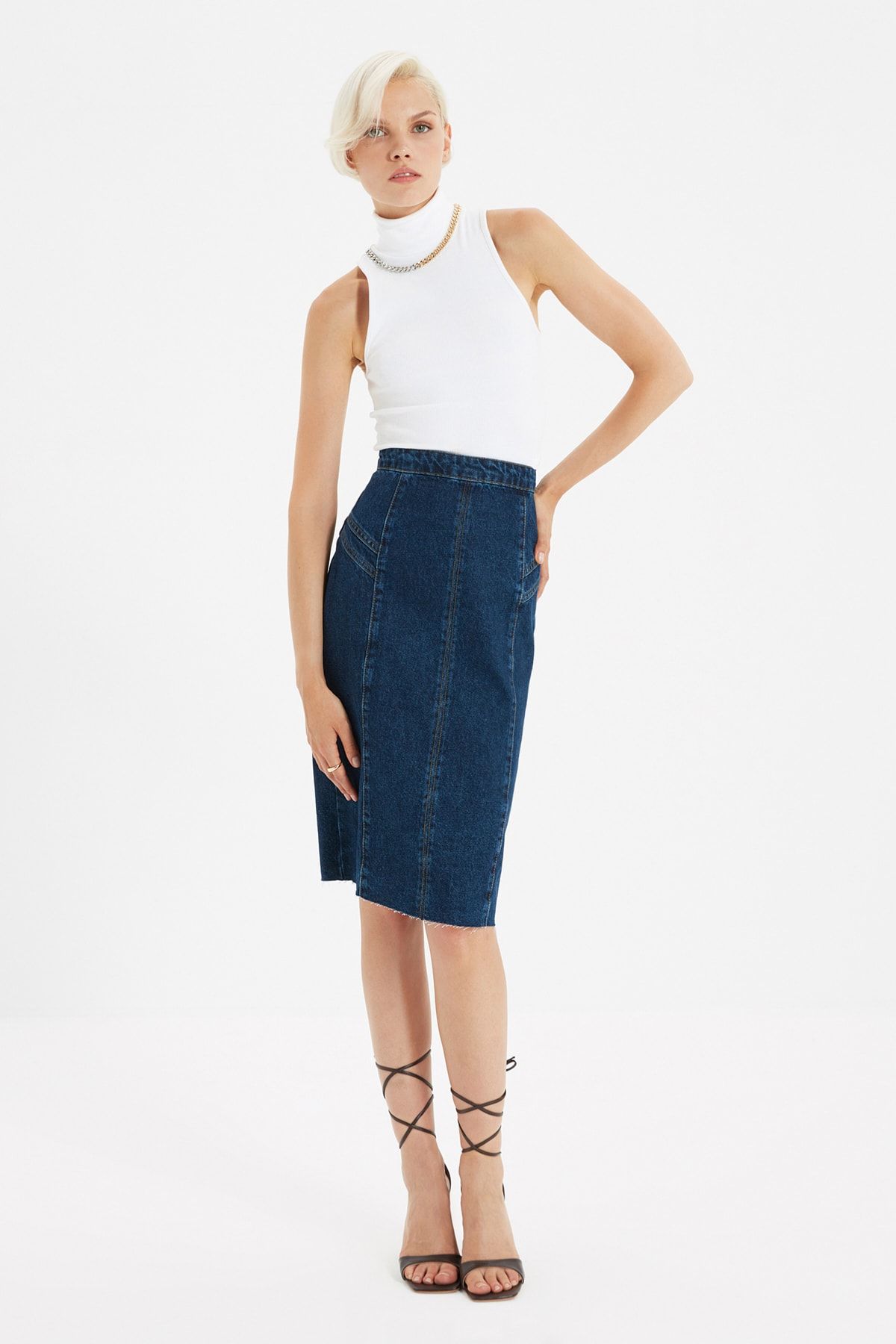 TRENDYOLMİLLA Mavi Dikiş Detaylı Yırtmaçlı Midi Denim Etek TWOAW22ET0196