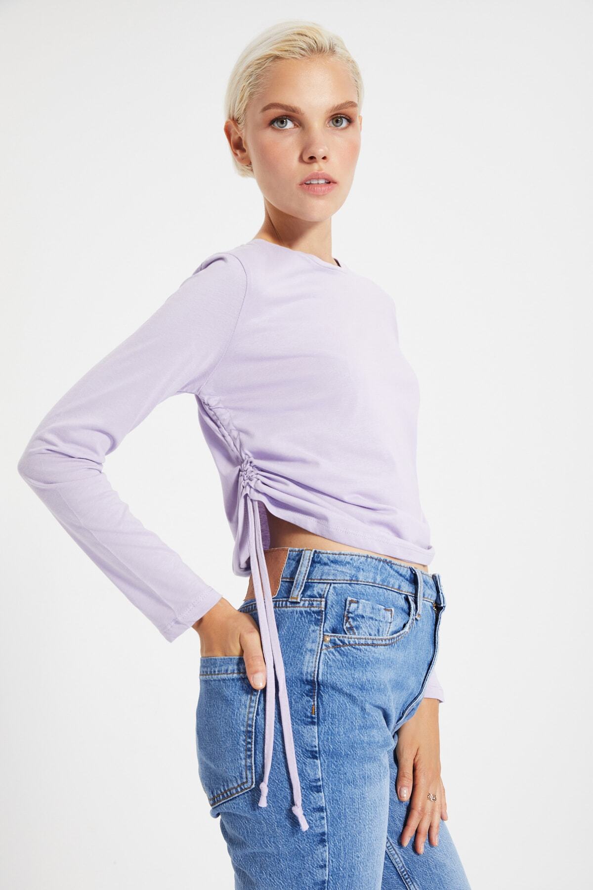 TRENDYOLMİLLA Lila Büzgülü Basic Örme T-Shirt TWOAW22TS0065