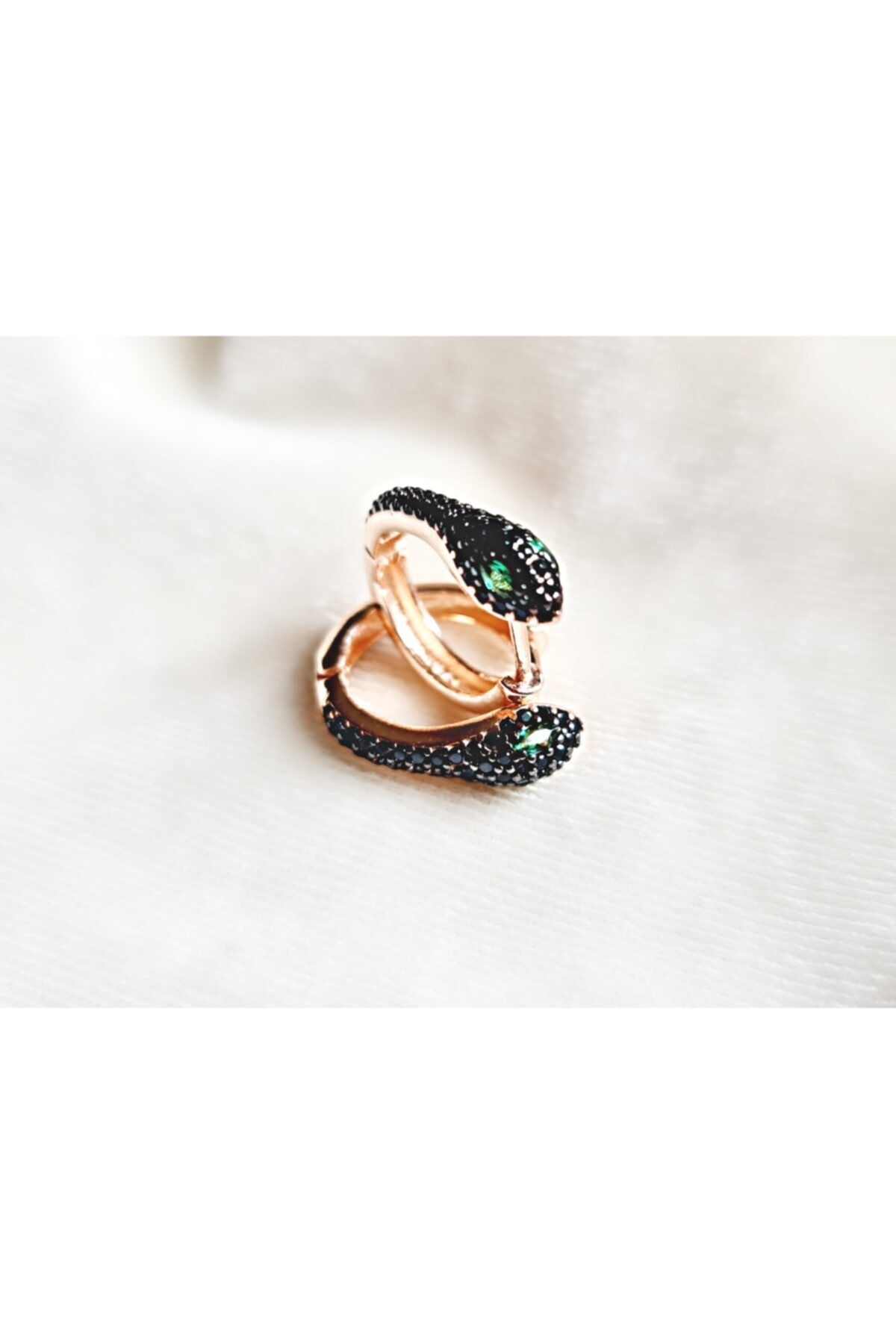 essilverjewellery Zümrüt Gözlü Siyah Zirkon Taşlı Altın Sarısı Kaplama Yılan Model Halka Küpe 925ayar Gümüş