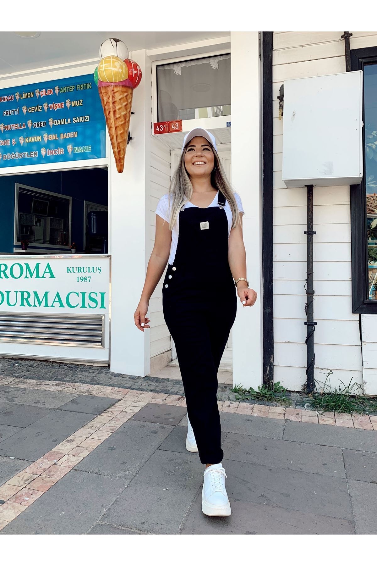 Butiklina Siyah Bahçıvan Tulum