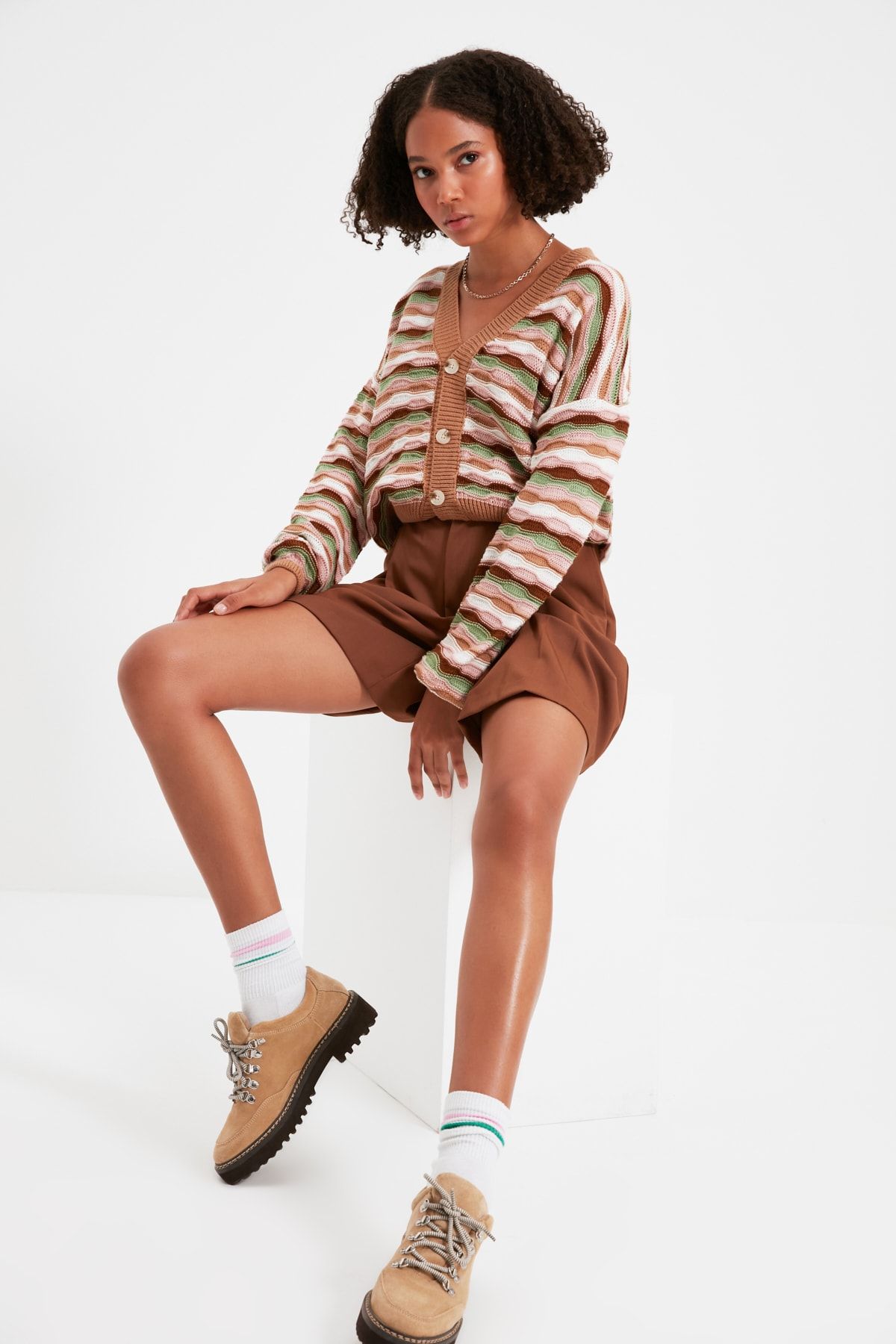 TRENDYOLMİLLA Camel Jakarlı Triko Hırka TWOAW22HI0375
