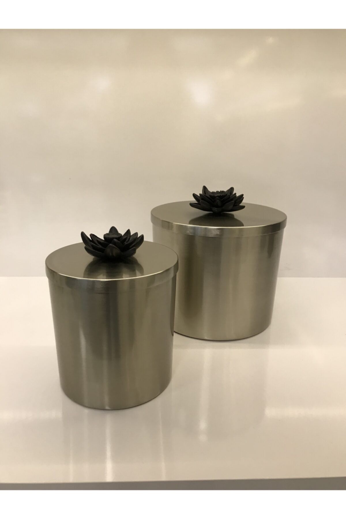 VİOLETLİFE Çiçek Kapaklı Metal Dekoratif Kutu