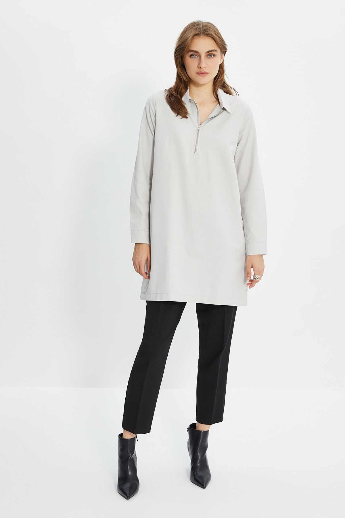 Trendyol Modest Gri Gömlek Yaka Tunik TCTAW22UK0026