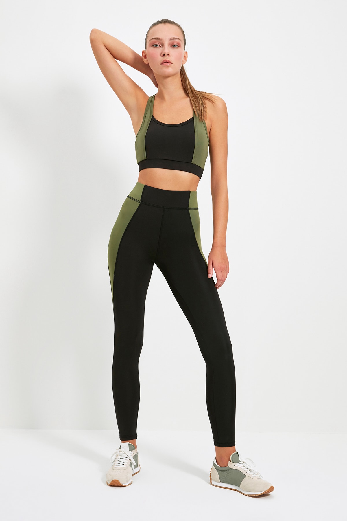 TRENDYOLMİLLA Siyah Renk Bloklu Spor Tayt TWOAW21TA0027