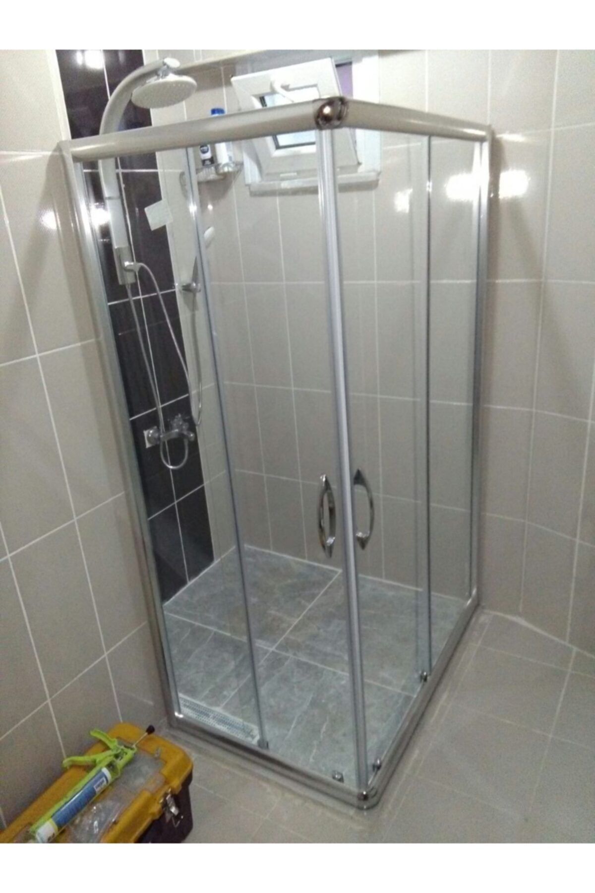 ayzaduş 92x92 Parlak Profil Şeffaf Cam Duşakabin Teknesiz
