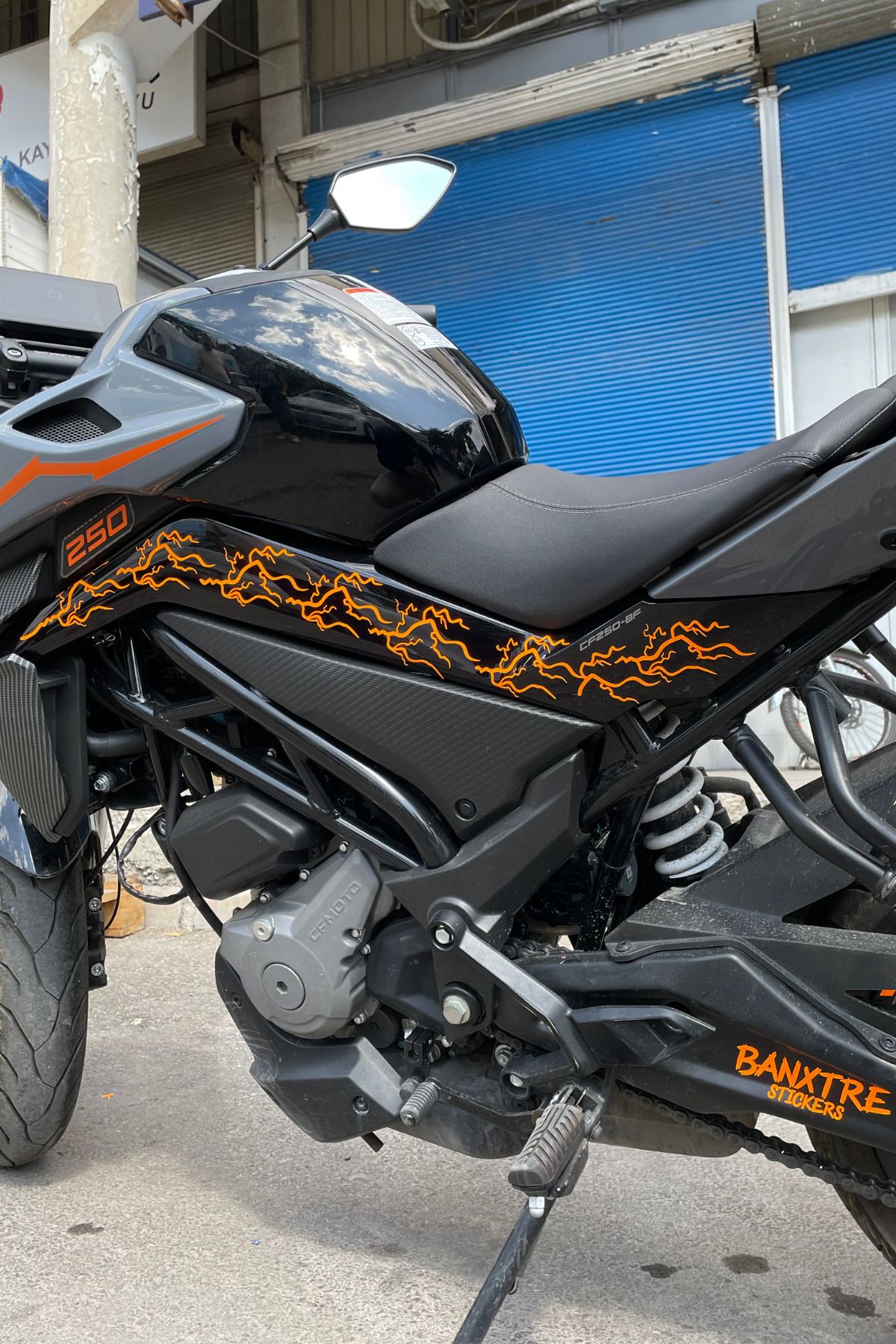 Motor-Kask için  Neon Turuncu Şimşek Yıldırım Sticker (10'lu ) Tüm Motorlara Uyumlu Sağ-Sol