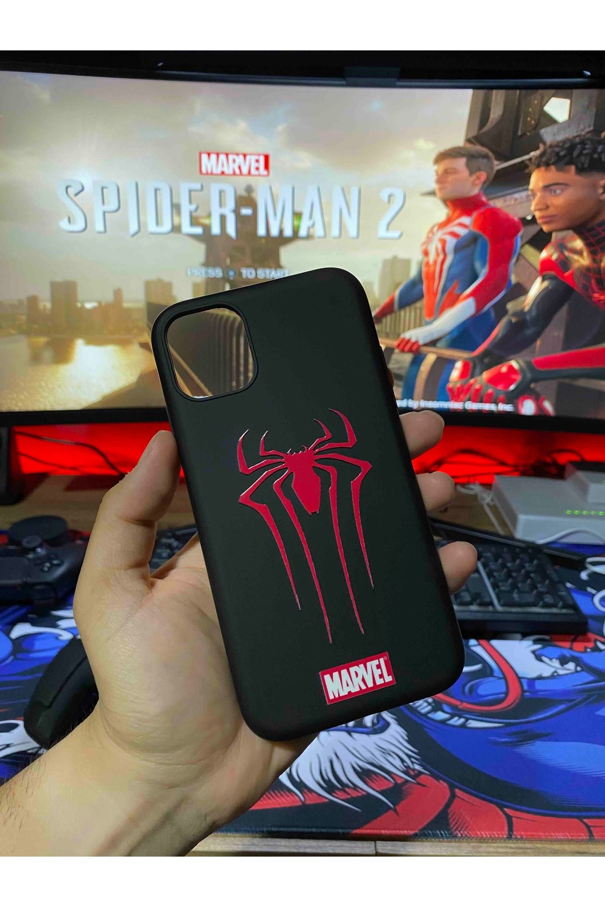 iPhone 11 Uyumlu Marvel Spider Man Desenli Koruyucu Lansman Telefon Kılıfı-Siyah