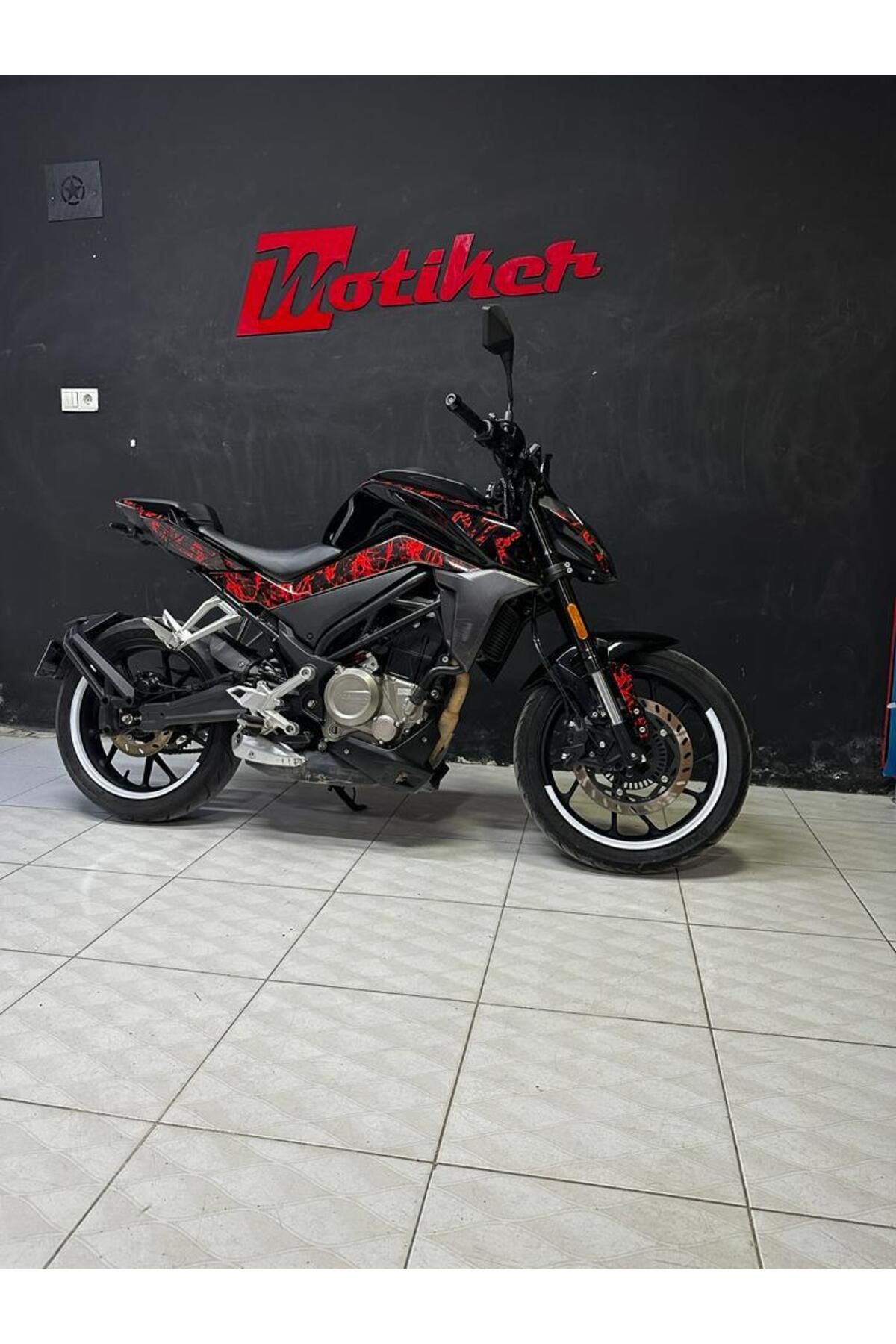 Motiker CFMOTO 250NK "FULLFIRTINA" MOTOSIKLET...