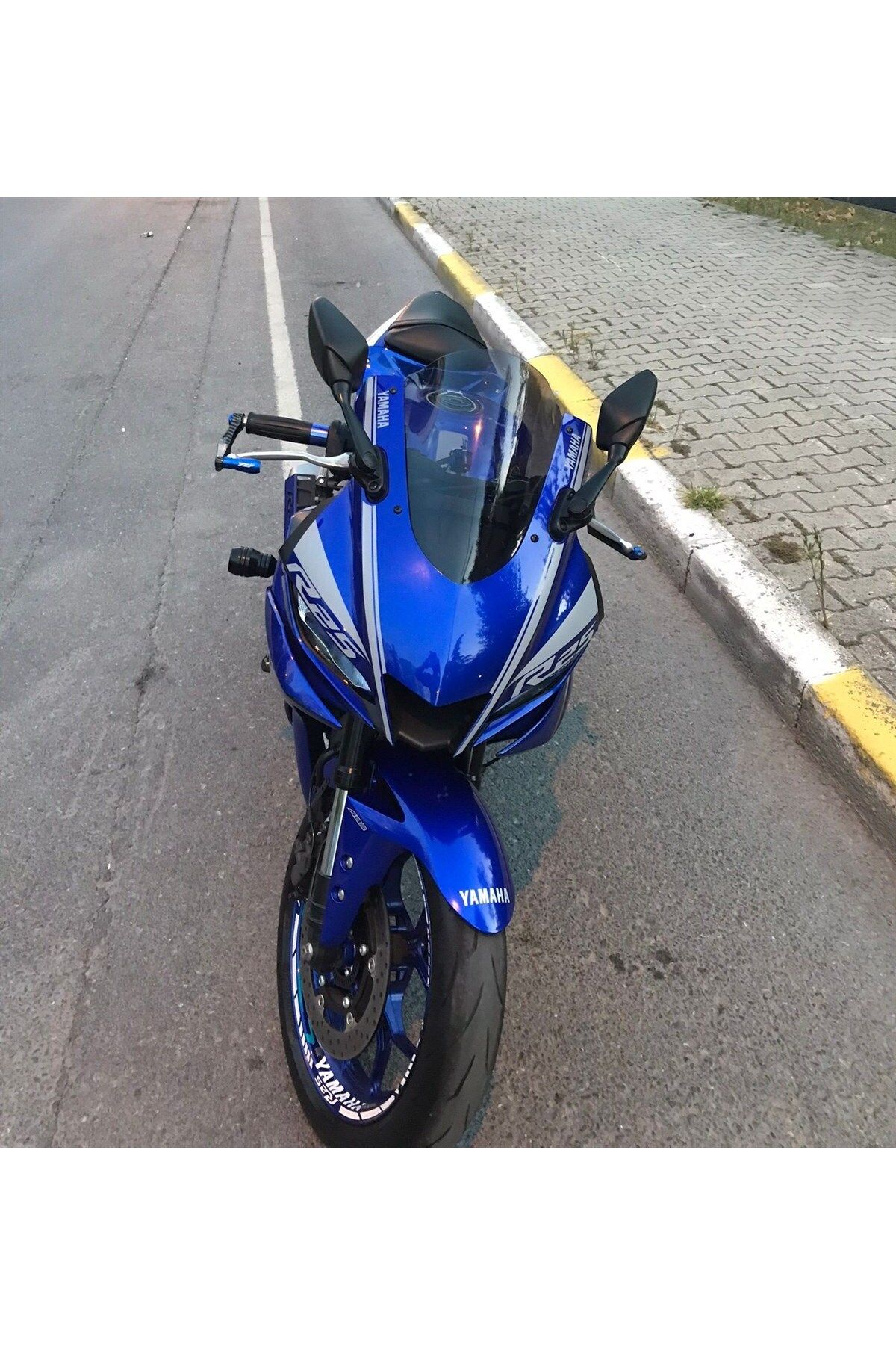 Yamaha Yzf-r25 Ön Kafa Sticker Modeli