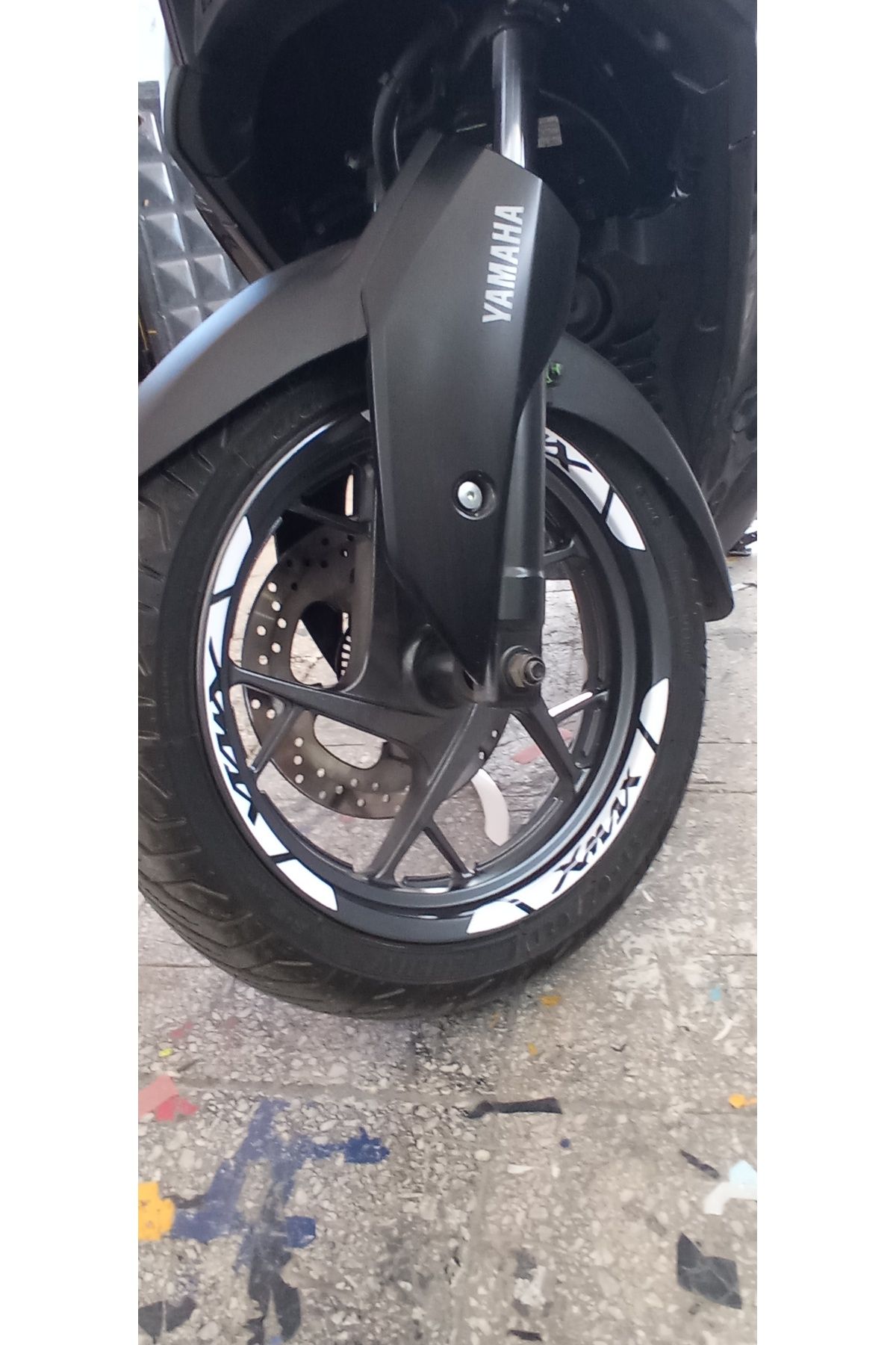 Oracal YAMAHA XMAX BEYAZ JANTŞERİT STİCKER BA...