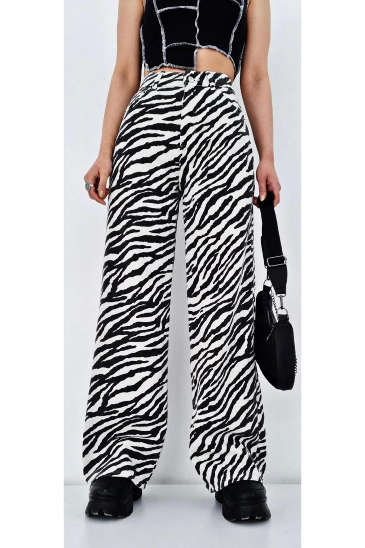 Kemer Toka Detaylı Zebra Desenli? Baggy Pantolon