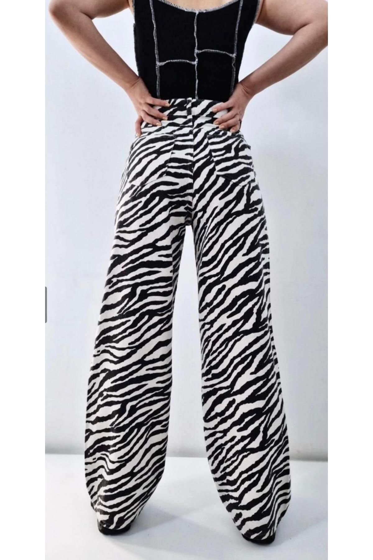 Kemer Toka Detaylı Zebra Desenli? Baggy Pantolon