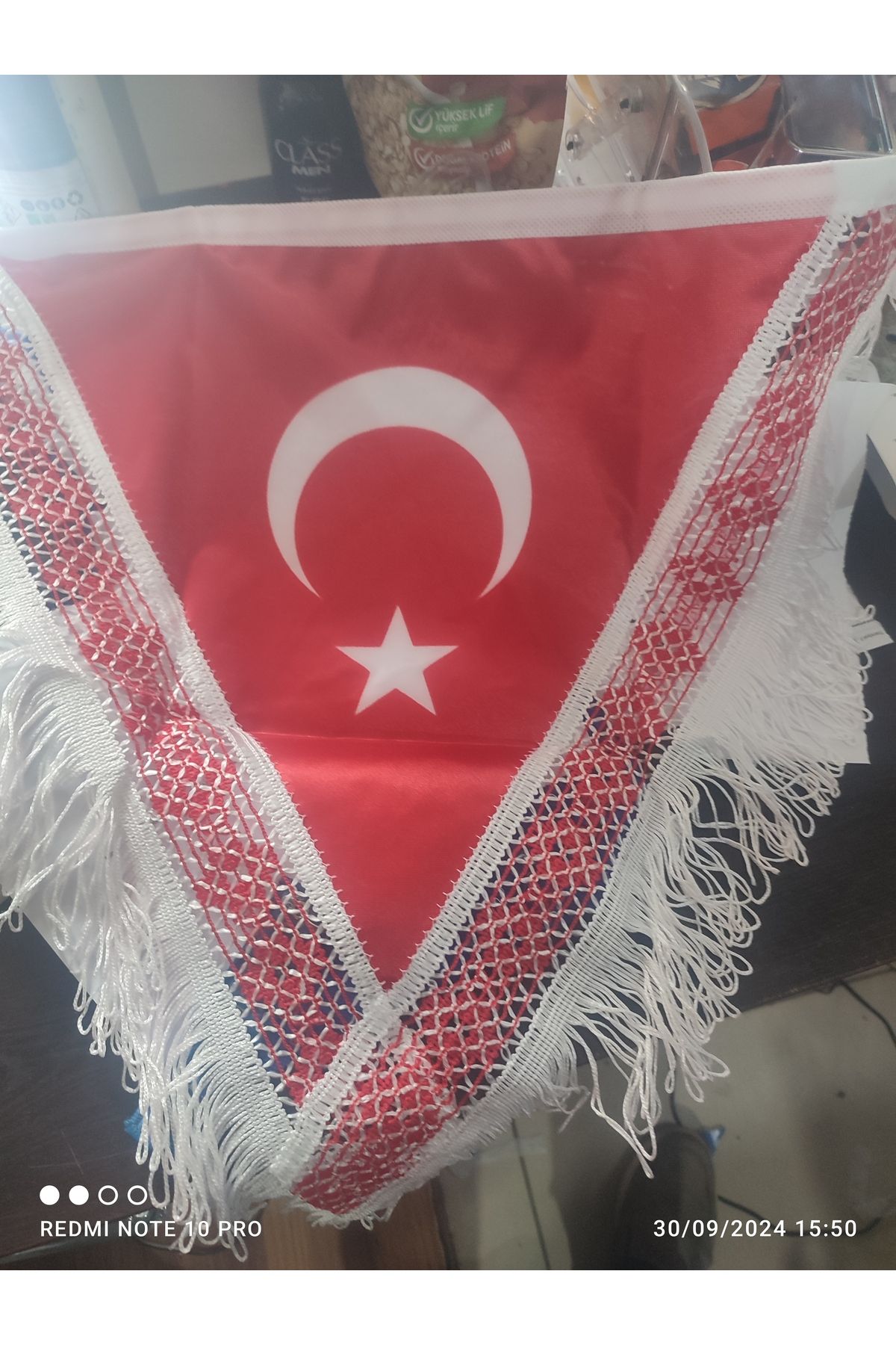 Akyol ÜÇGEN PUSKULLU BAYRAK45X60 1 ADET KUMAŞ...