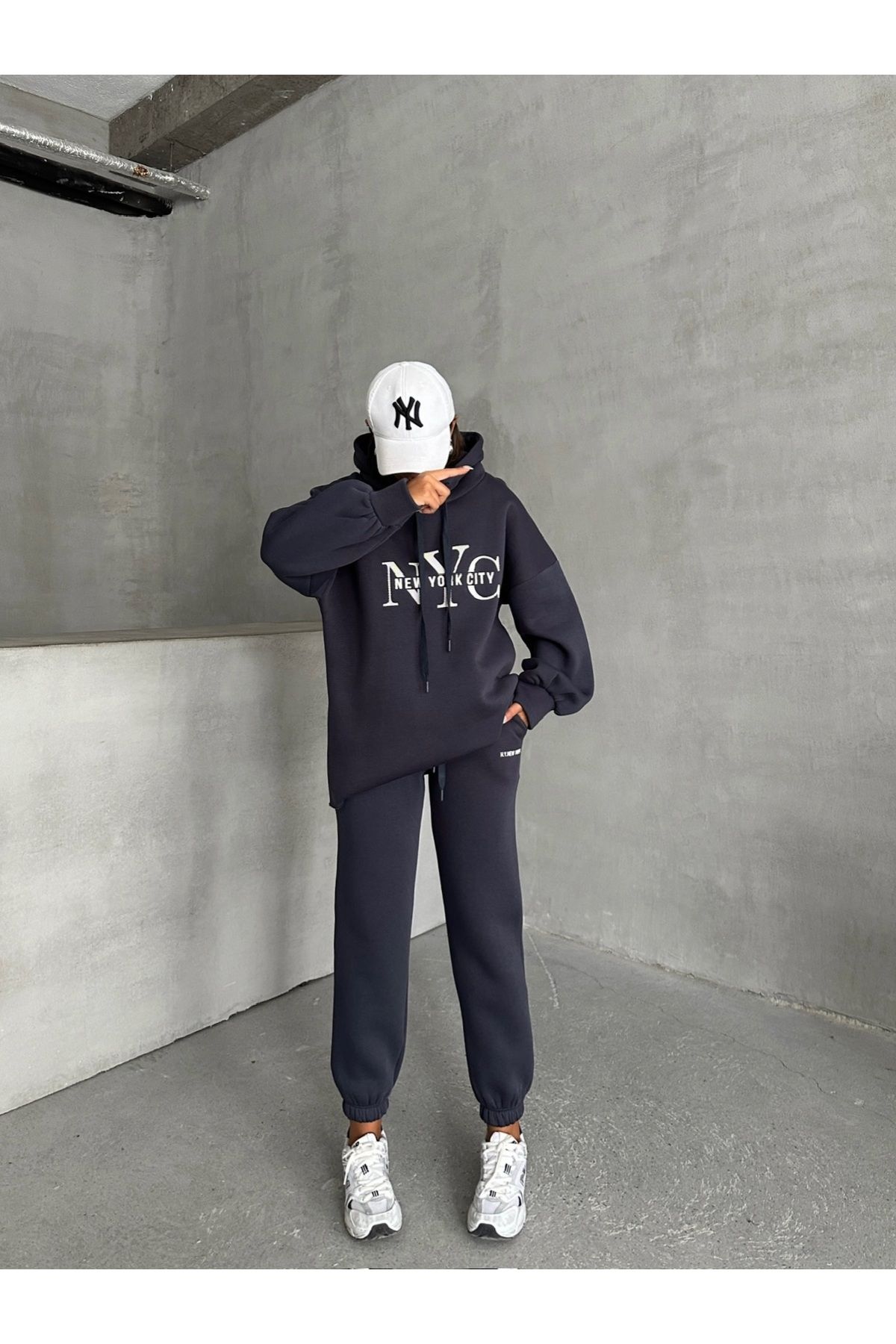 TKM-03631 Füme New York City Kabartma Baskılı Salaş Kapüşonlu Sweatshirt Jogger Eşofman İkili Takım