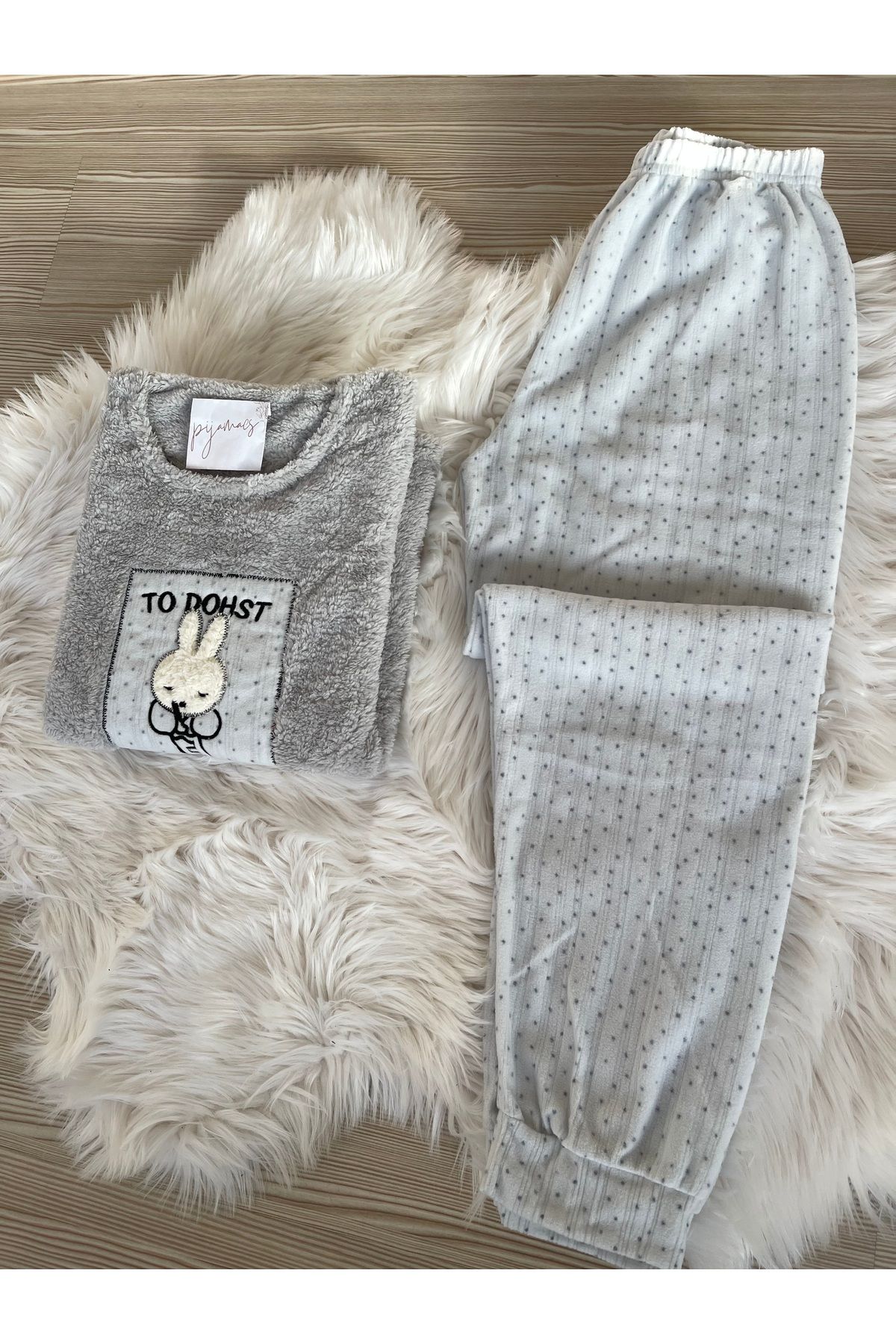 Gri Tavşan Desenli  Polar Pijama Takımı