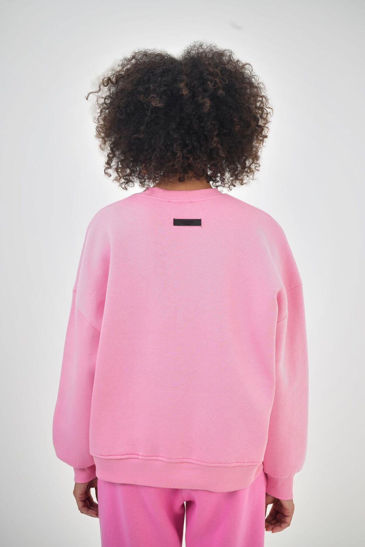 Kadın Ense Etiket Detaylı Oversize Basic Sweatshirt