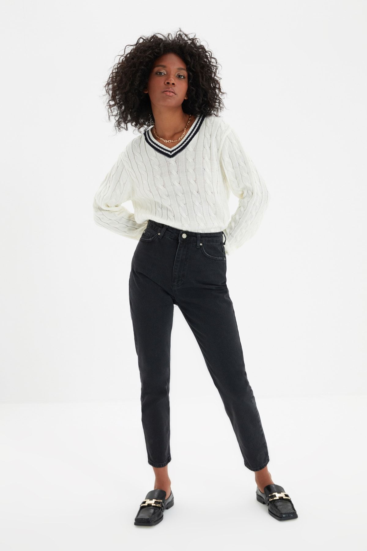 TRENDYOLMİLLA Siyah Yıkamalı Yüksek Bel Mom Jeans TWOSS20JE0099