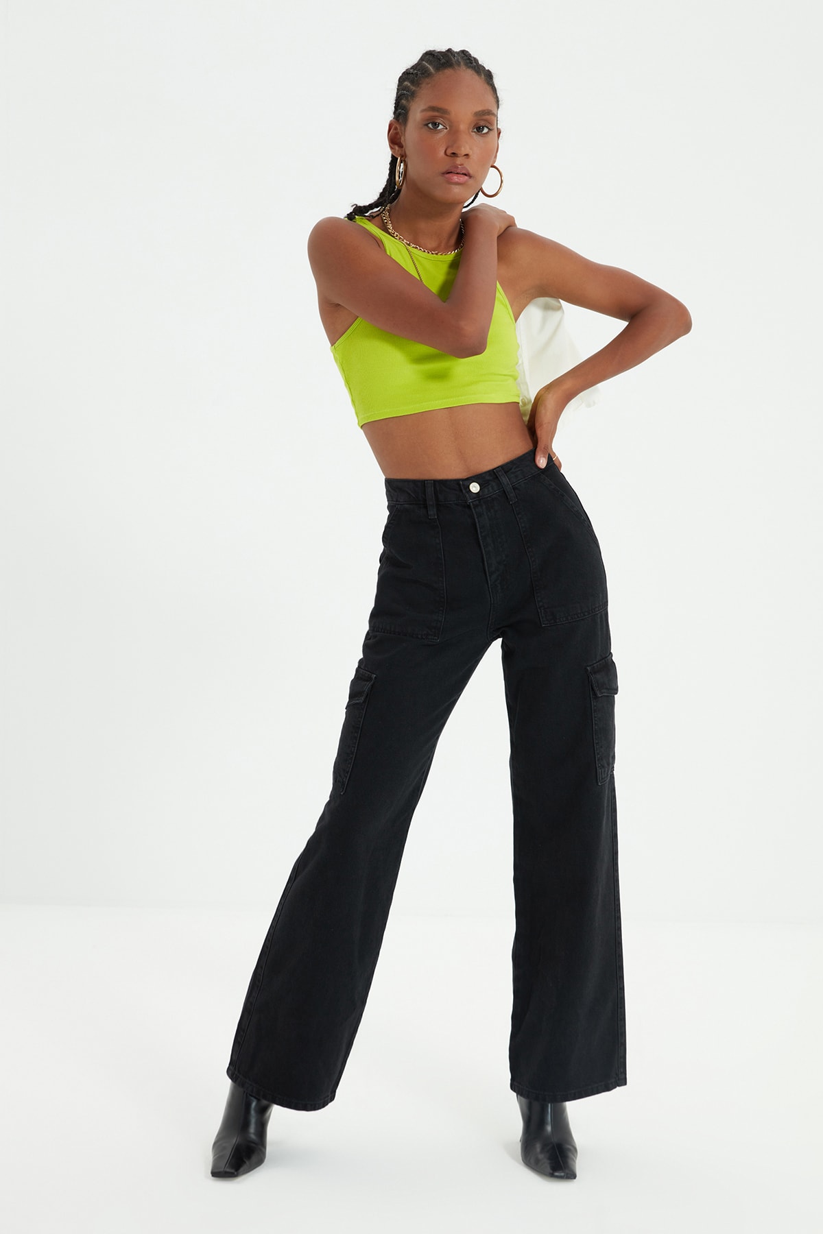 TRENDYOLMİLLA Siyah Kargo Cepli Yüksek Bel Wide Leg Jeans TWOAW22JE0393