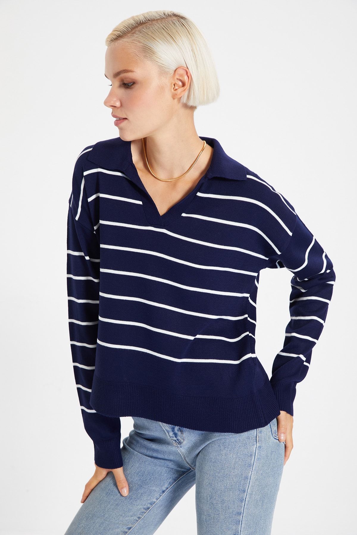 TRENDYOLMİLLA Lacivert Polo Yaka Triko Kazak TWOAW22KZ0735