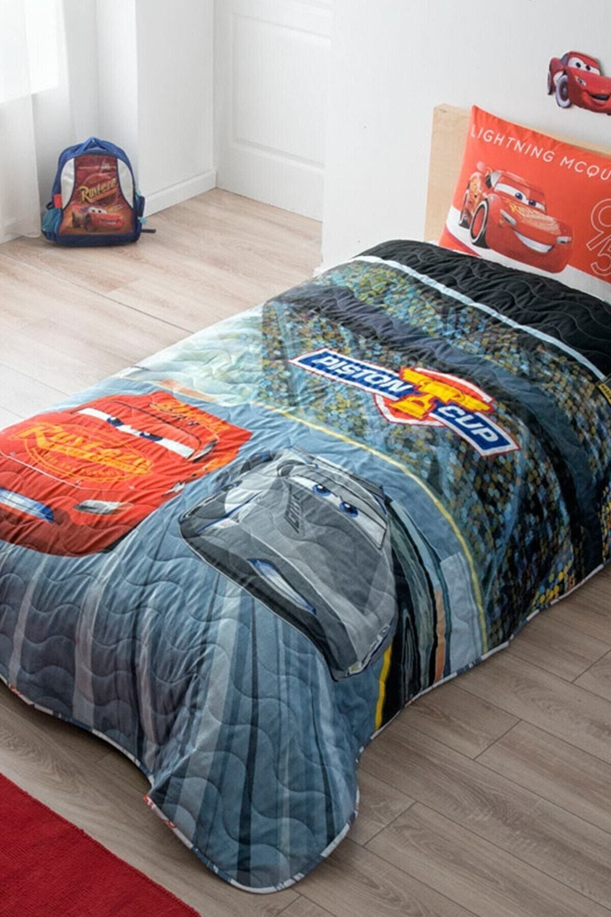 Taç Kırmızı Disney Cars 3 Lisanslı Tek Kişilik Yatak Örtüsü