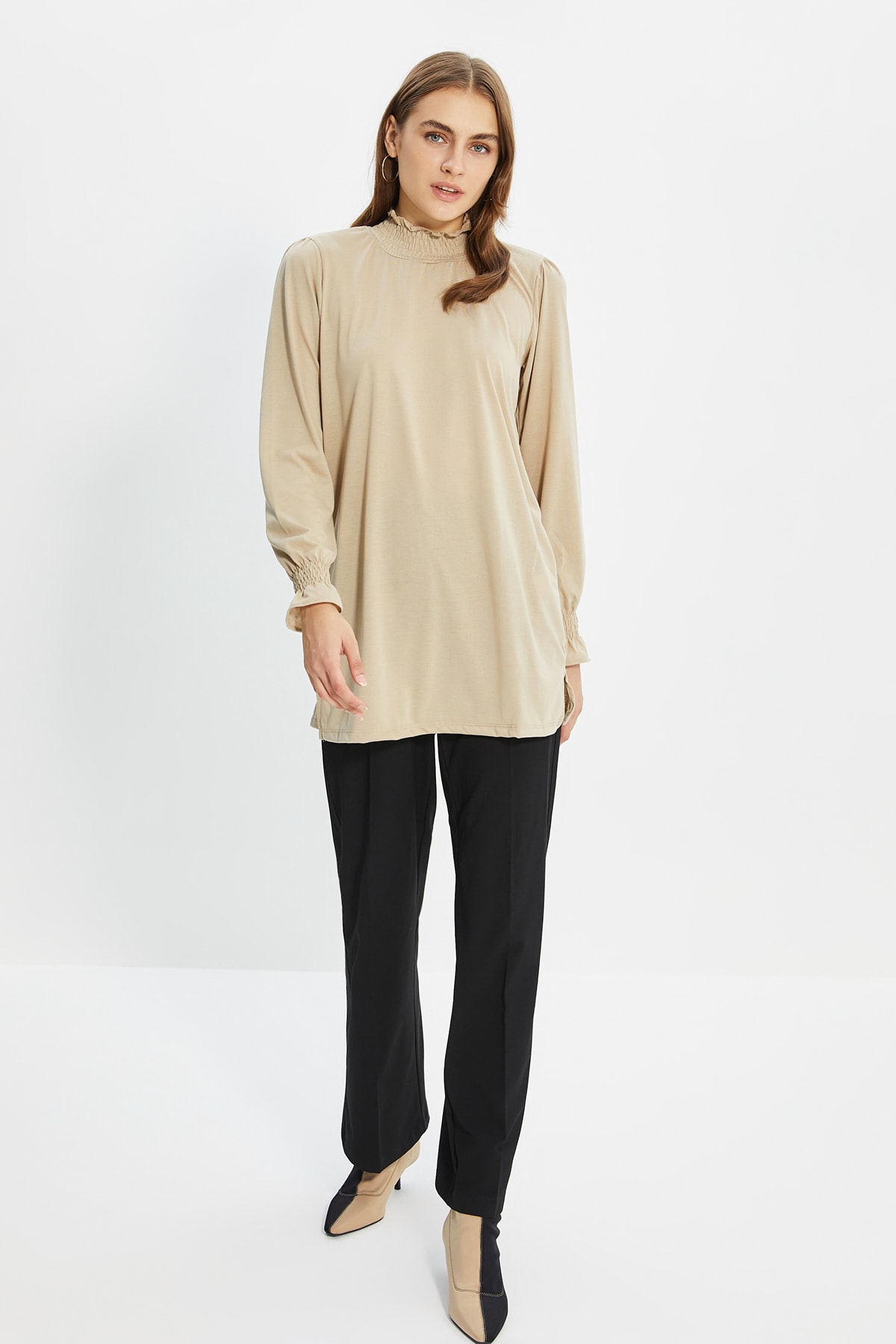 Trendyol Modest Bej Dik Yaka Tunik TCTAW22UK0033