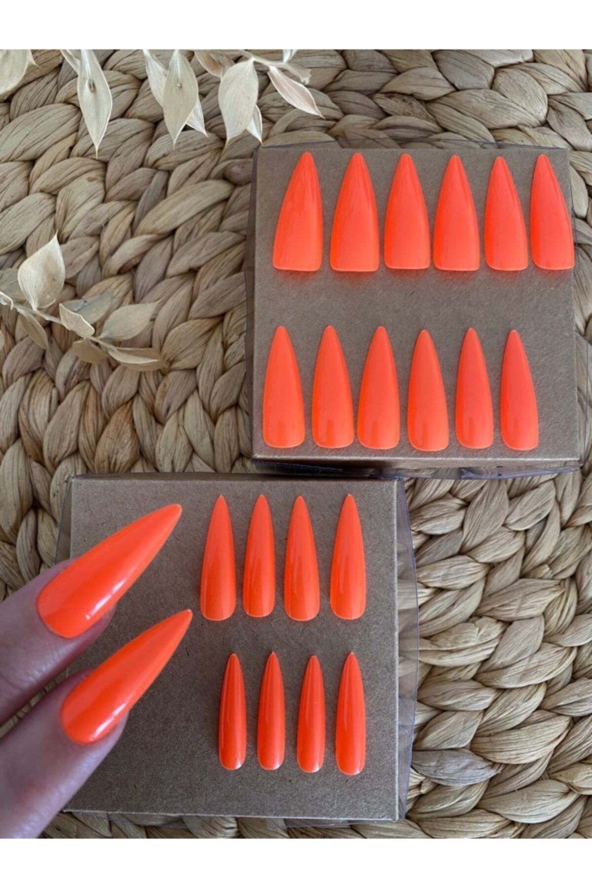 SYBELLE KOZMETİK 20 Adet Turuncu Stiletto Takma Tırnak