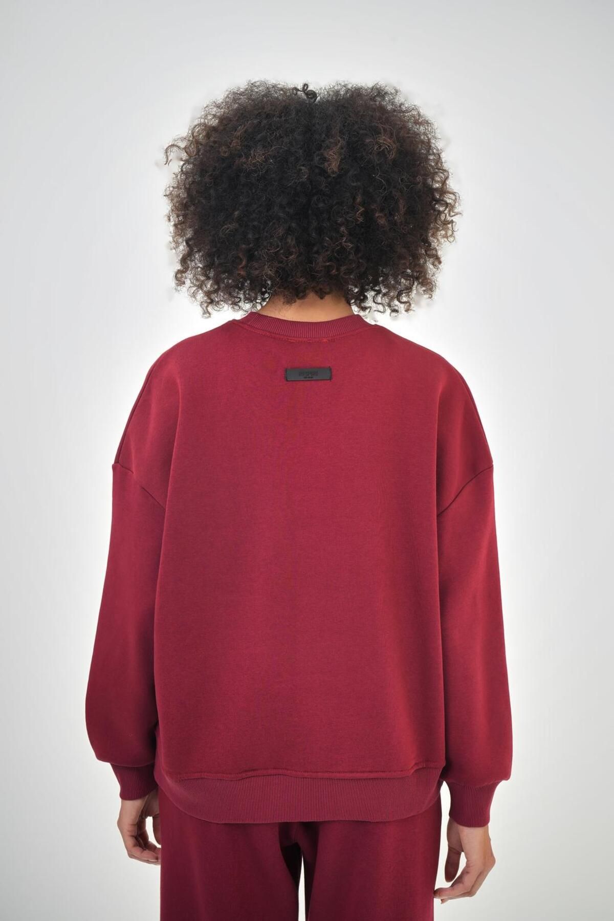 Kadın Ense Etiket Detaylı Oversize Basic Sweatshirt