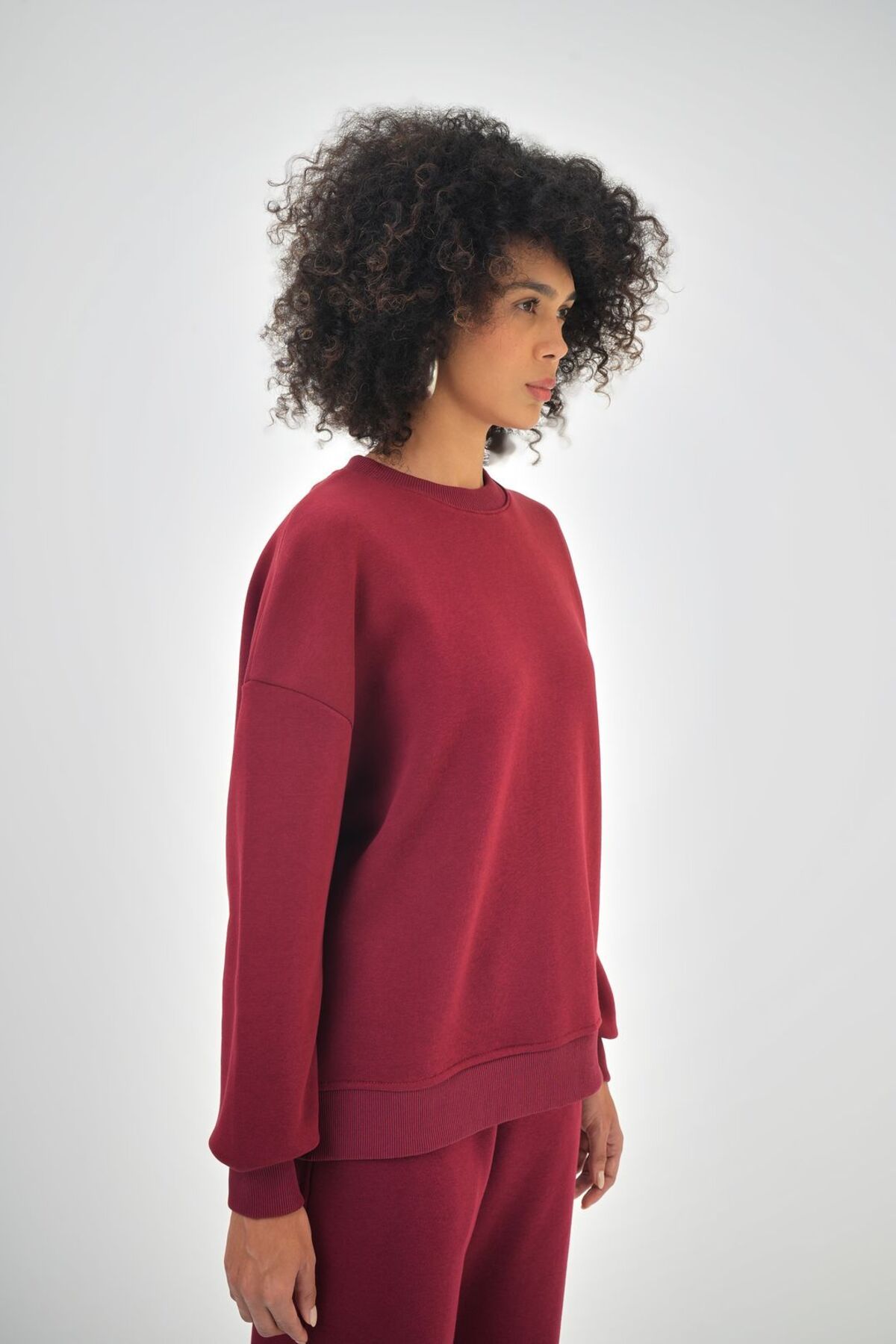 Kadın Ense Etiket Detaylı Oversize Basic Sweatshirt