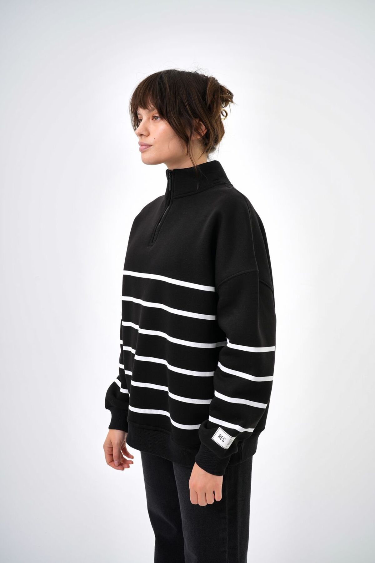 Kadın Fermuarlı Şerit Çizgi Detaytlı Oversize Sweatshirt