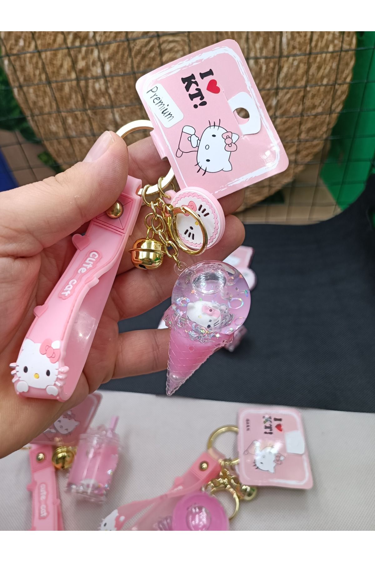 Lüx Sevimli Hello Kitty Içi Sulu Araba Çanta Süsü Anahtarlık Hediyelik