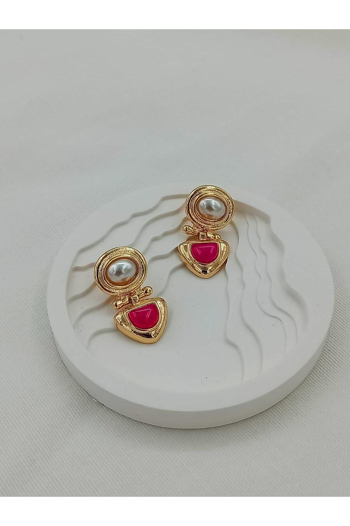 Gold Pembe Taş ve İnci  Detaylı Vintage Küpe