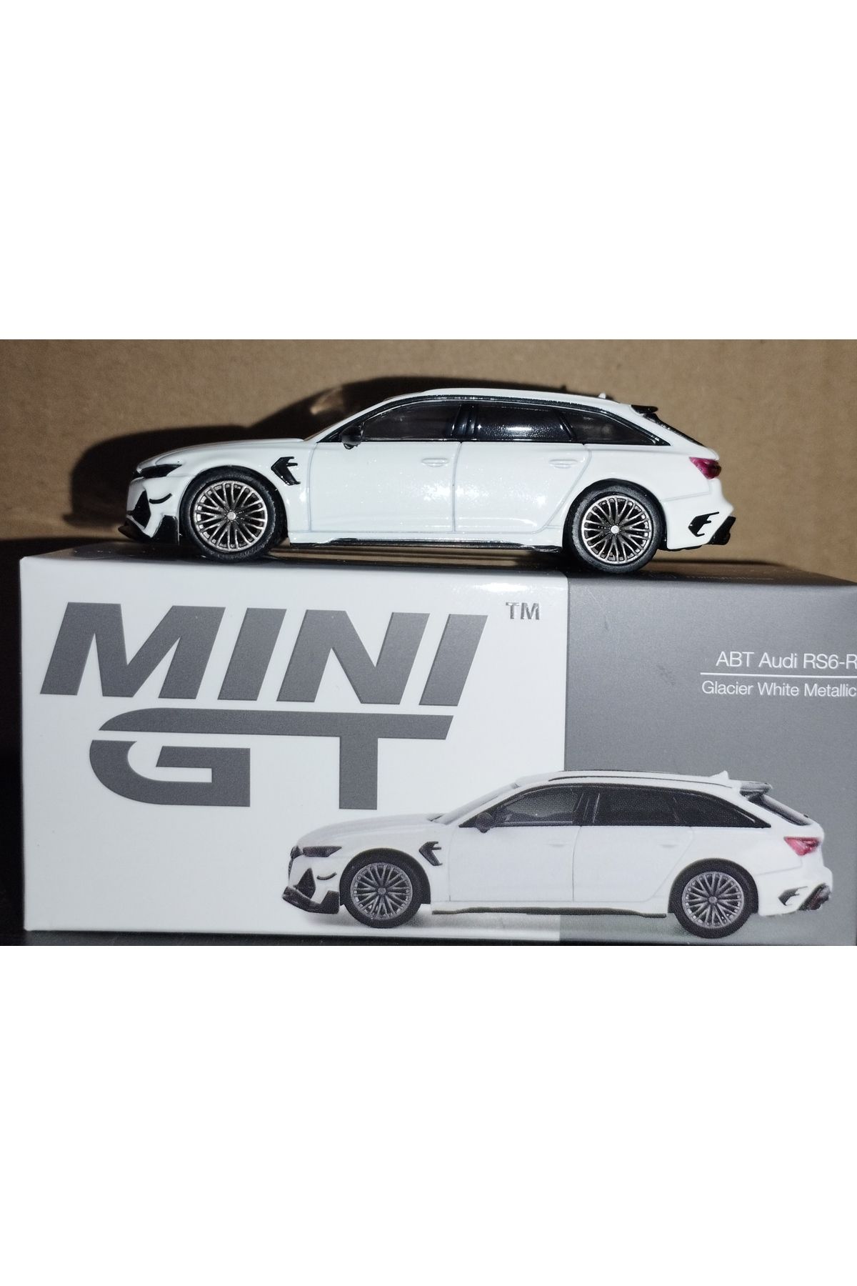 mini gt ABT AudiRS6-R

Glacier White Metallic