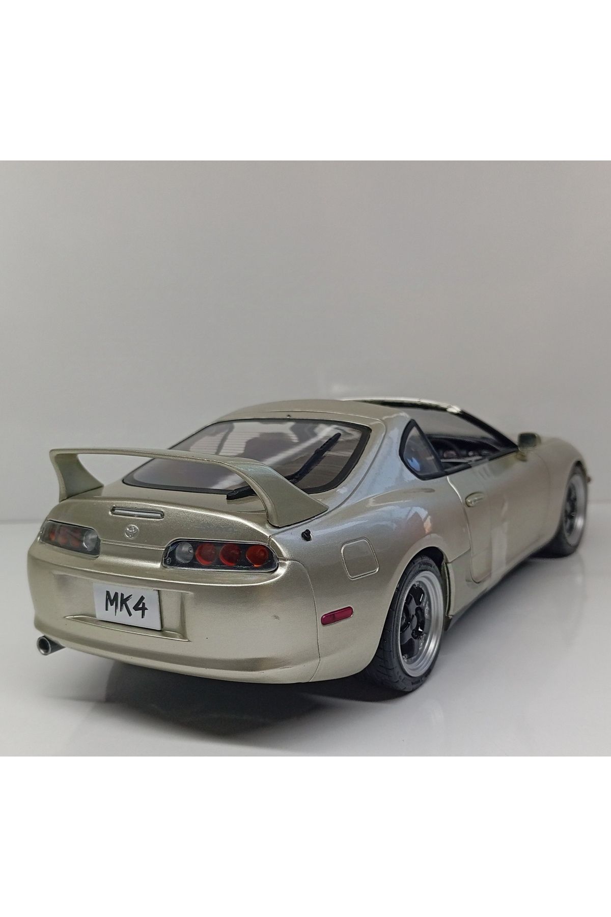 1:18 TOYOTA SUPRA MK-4 TAVAN AÇILIR. DİECAST METAL ARABA