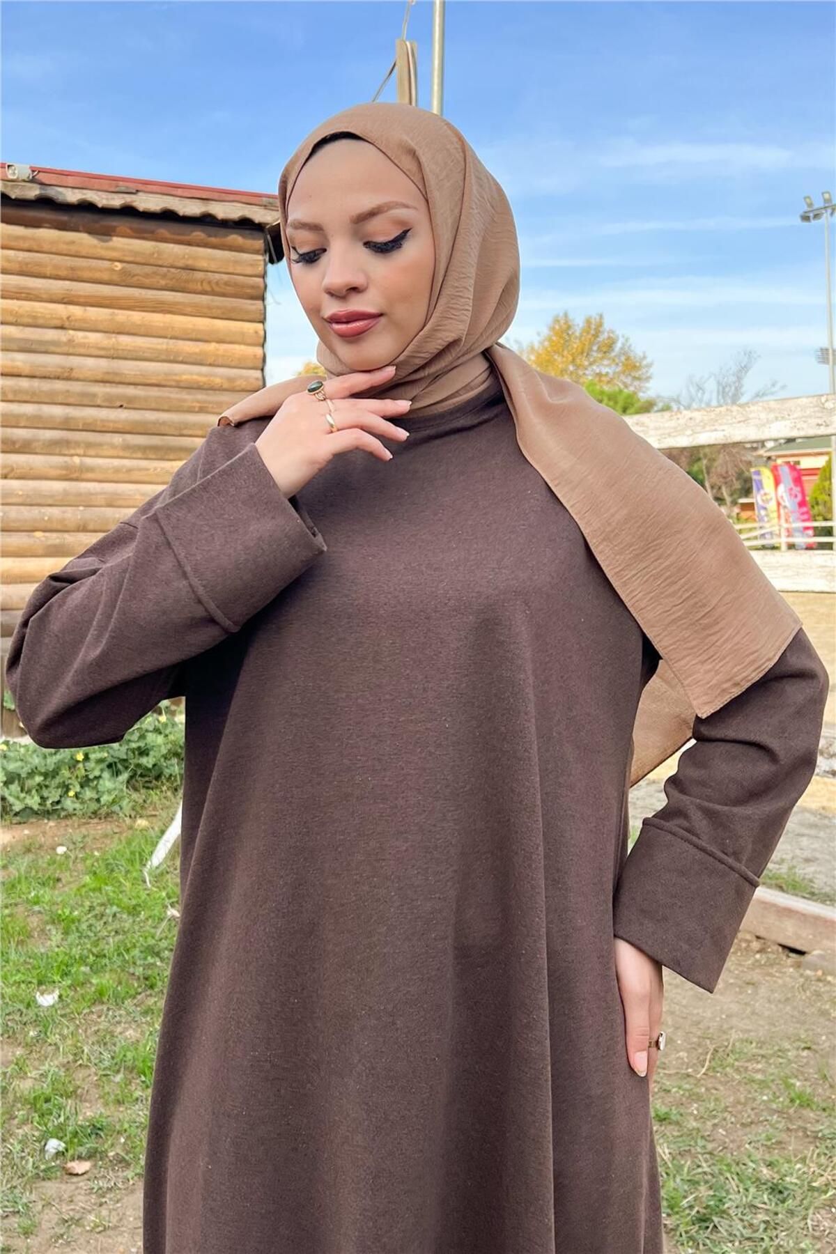 O Yaka Yırtmançlı Uzun Geniş Rahat Tunik Pantolon Sade Basic Spor Takımı - 03040.028 - Kahverengi