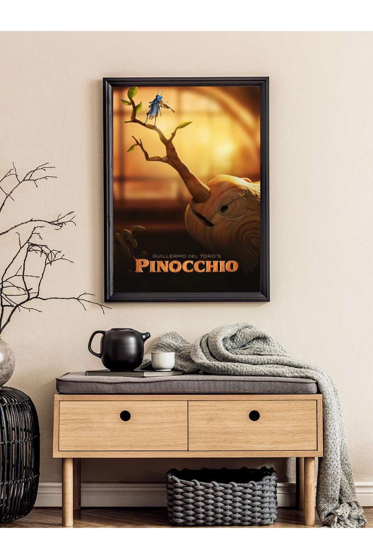 Guillermo del Toro sunar: Pinokyo - Guillermo del Toro's Pinocchio Çerçeveli Film Poster Tablo