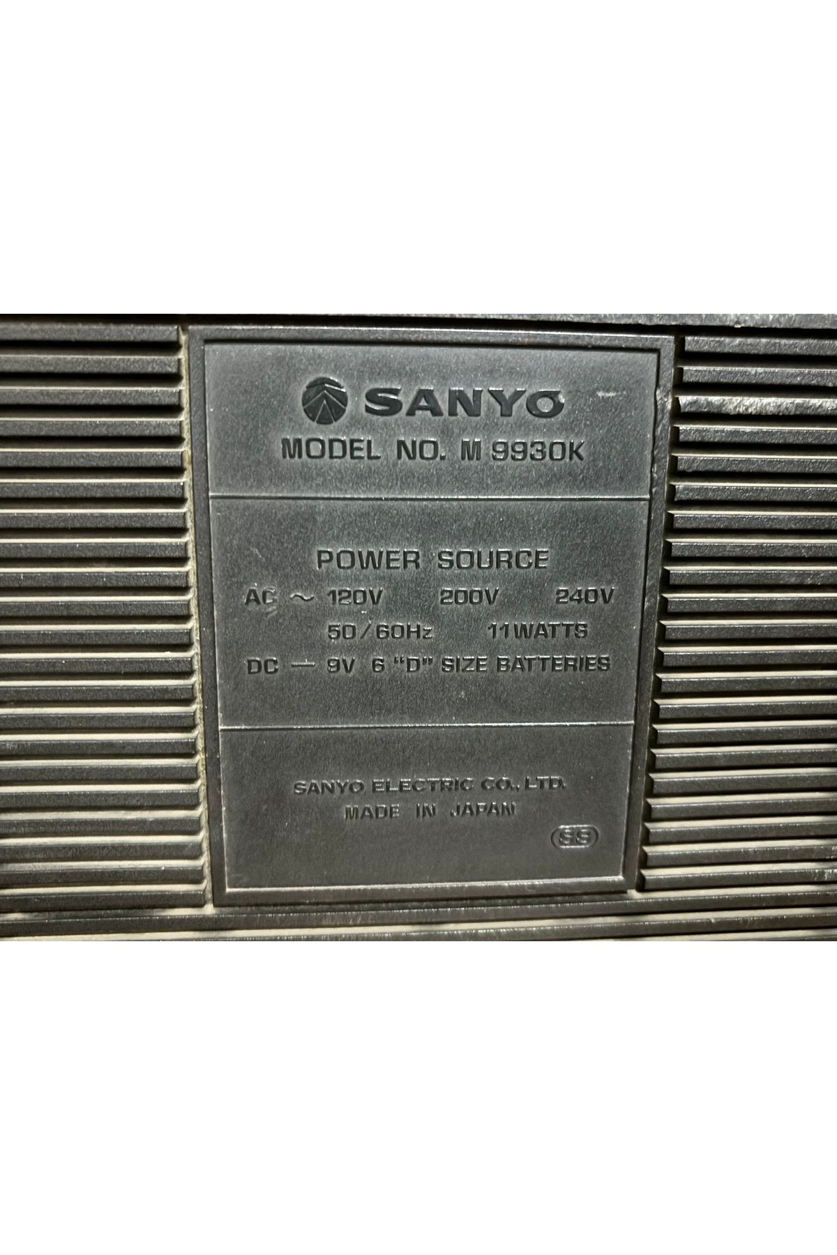 Sanyo kaset çalar - radyo kısmı bozuktur çalışmıyor - sadece kaset dinleyebilirsiniz