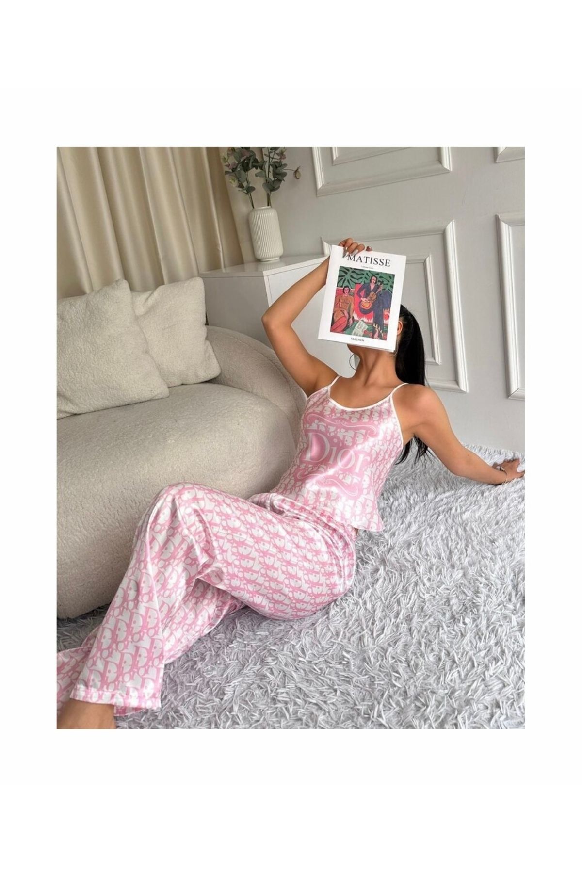 Pembe desenli askılı pijama takımı