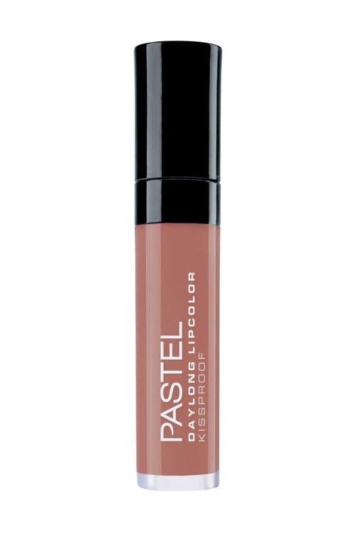 Pastel Giving Lips a Smoothand Flawless Appea...