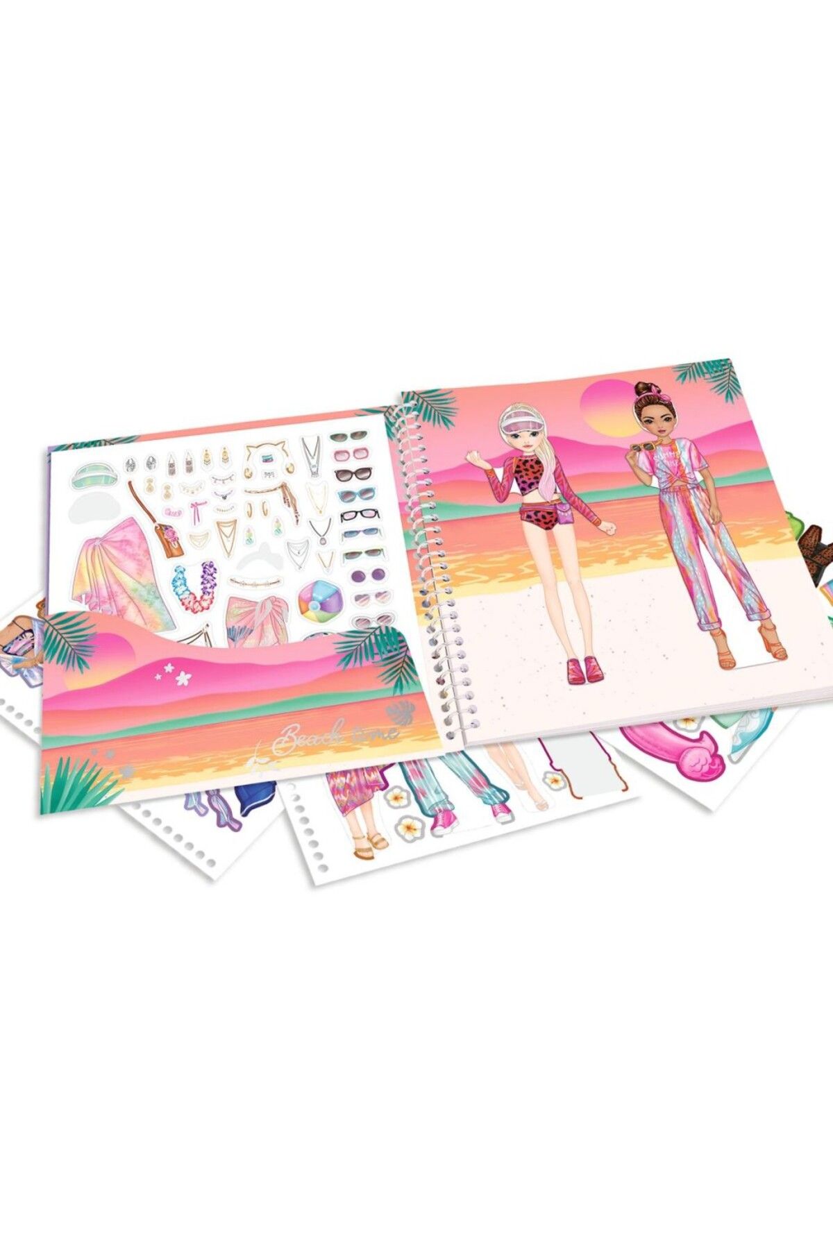 Dress Me- Beni Giydir Sticker Kitabı