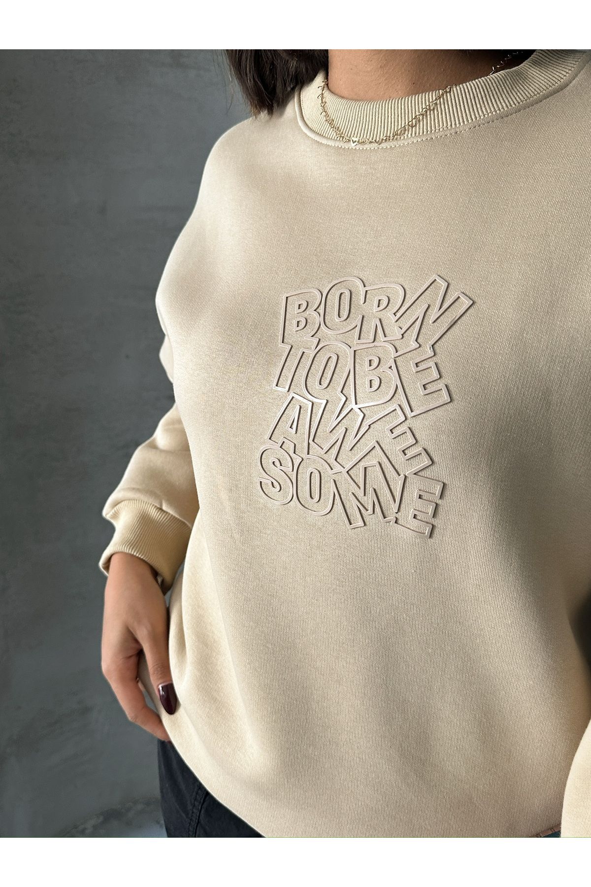 SWT-14272 Vizon Born Kabartma Tasarım Yazı Baskılı Üç İplik Şardonlu Oversize Sweatshirt