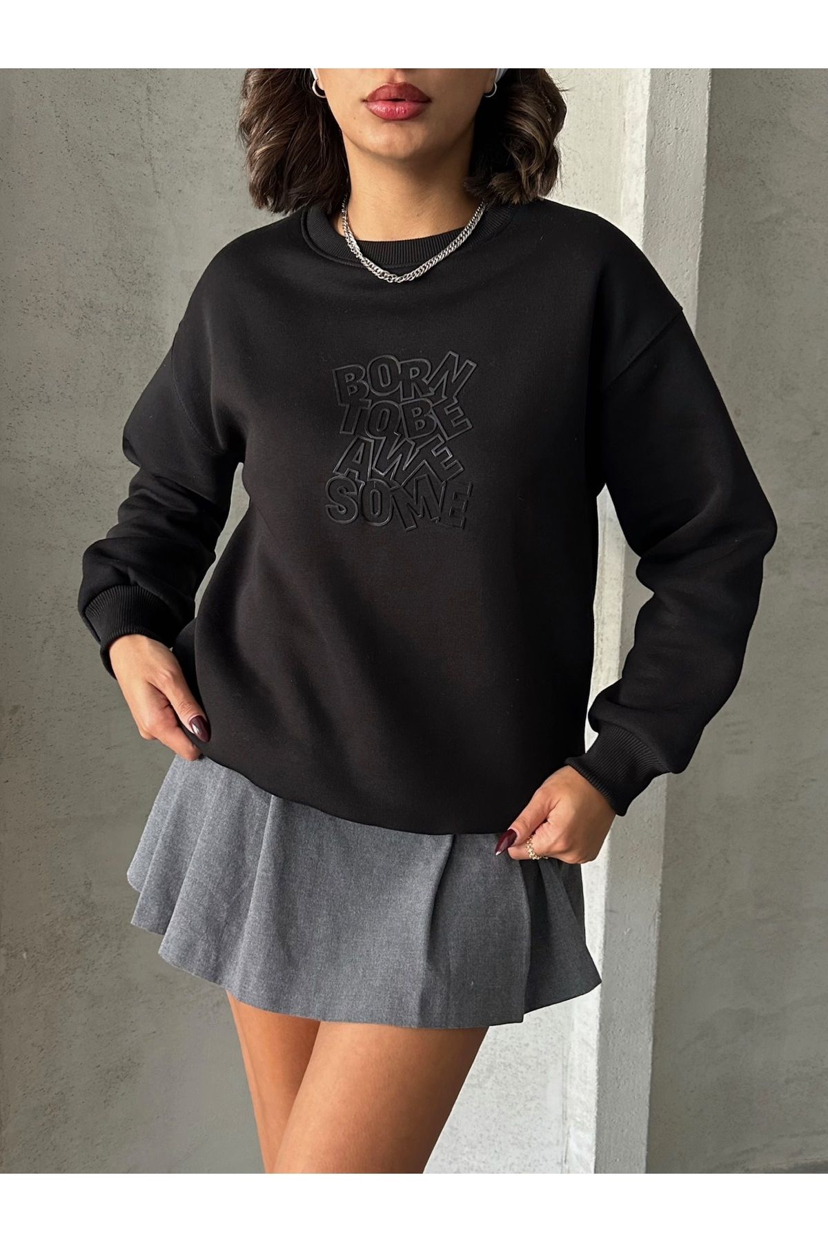 SWT-14272 Siyah Born Kabartma Tasarım Yazı Baskılı Üç İplik Şardonlu Oversize Sweatshirt