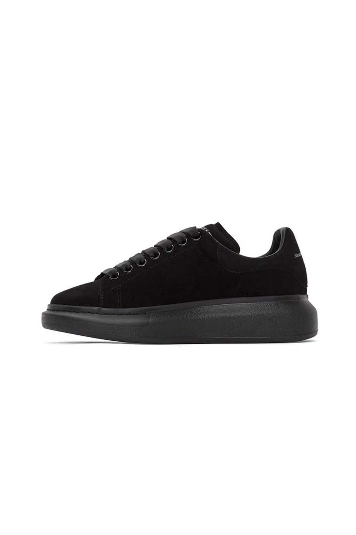 OVERSIZED LOW-TOP SNEAKERS IN BLACK SUEDE