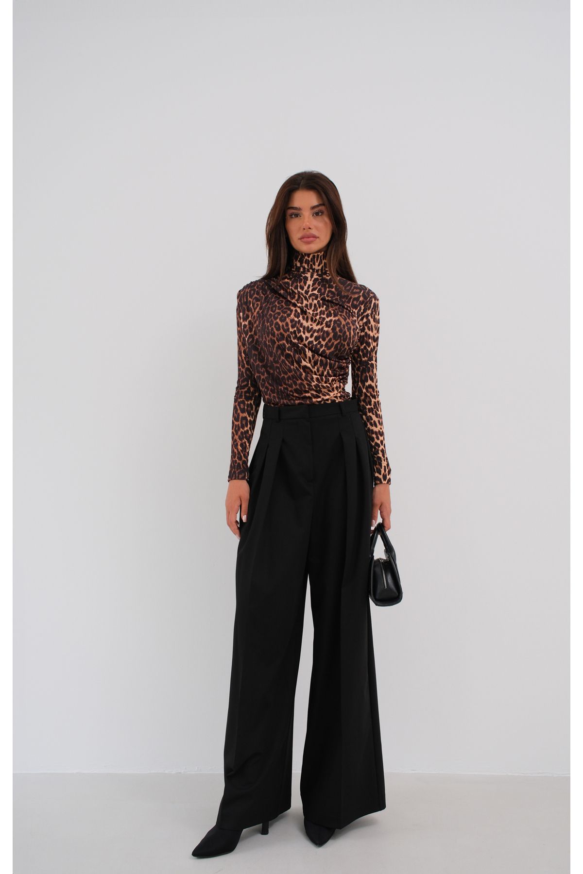 Black Fashion Leopar DesenliYarım Balıkçı Yak...