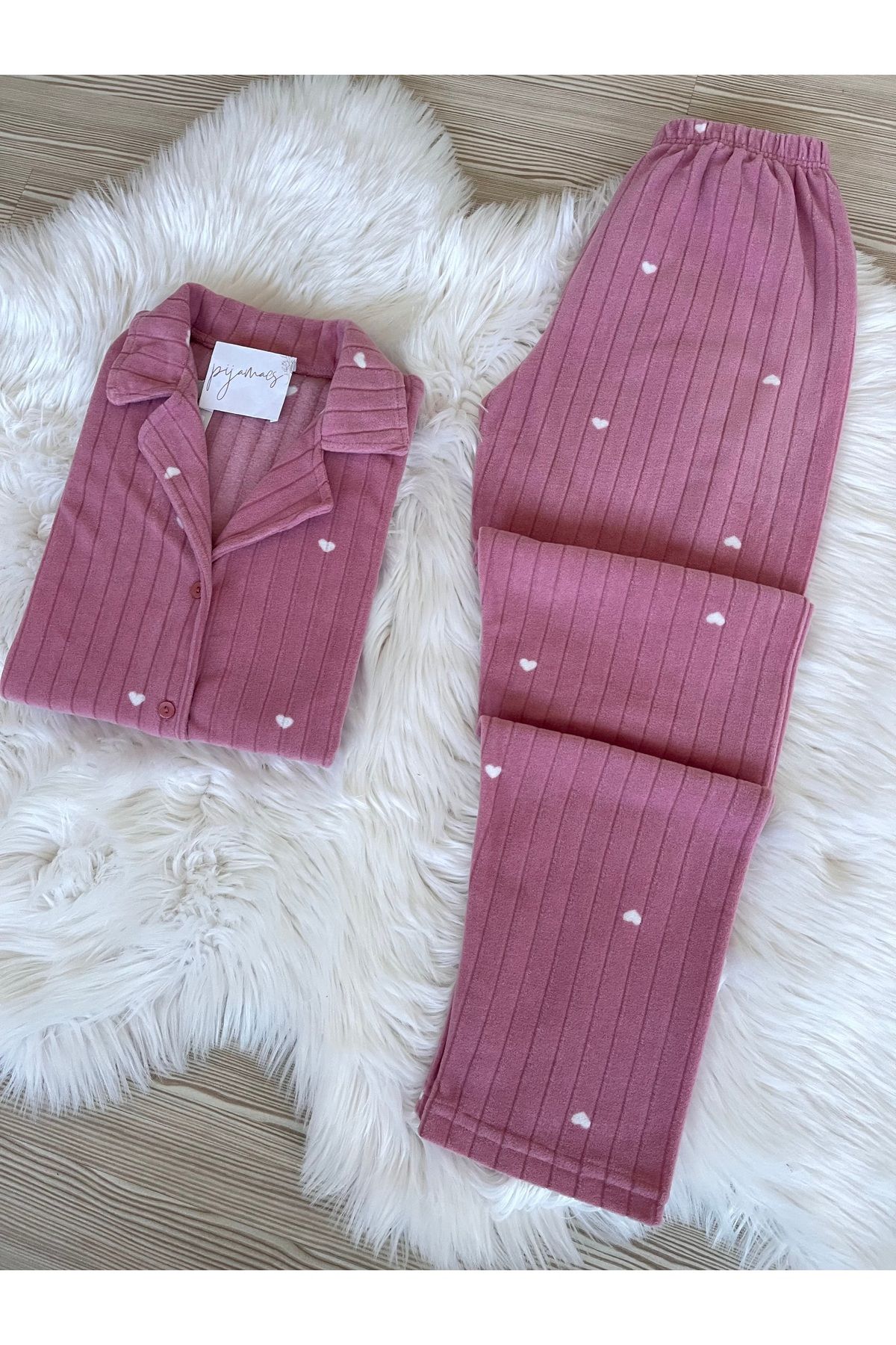 Koyu Pembe Kalp Desenli Önden Düğmeli Polar Pijama Takımı