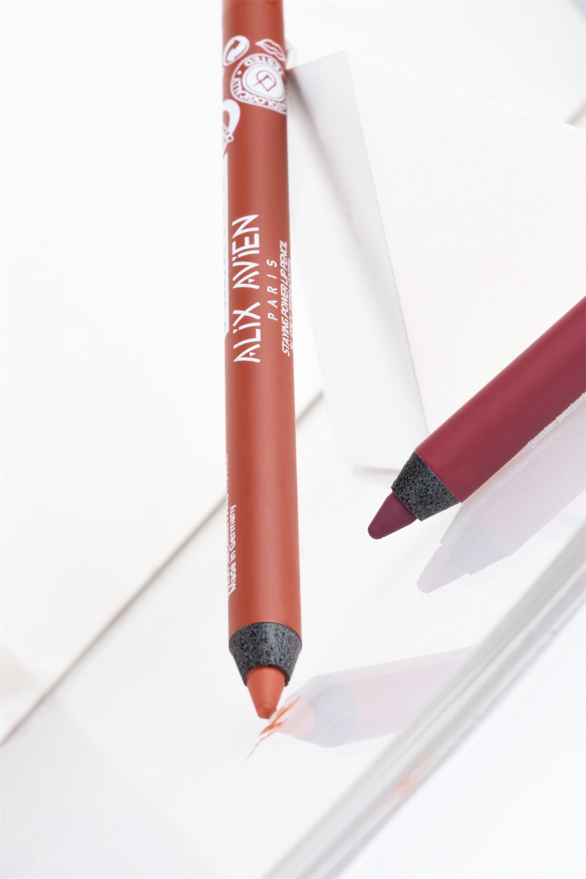 Uzun Süre Kalıcı Suya Dayanıklı Dudak Kalemi - Staying Power Lip Pencil 54 Spicy Terracotta