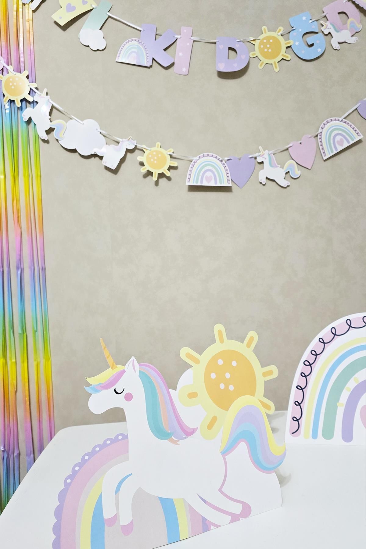 Gökkuşağı Unicorn Konsept Bannerlı Masa Üstü Pano Setli Balon Zinciri Seti